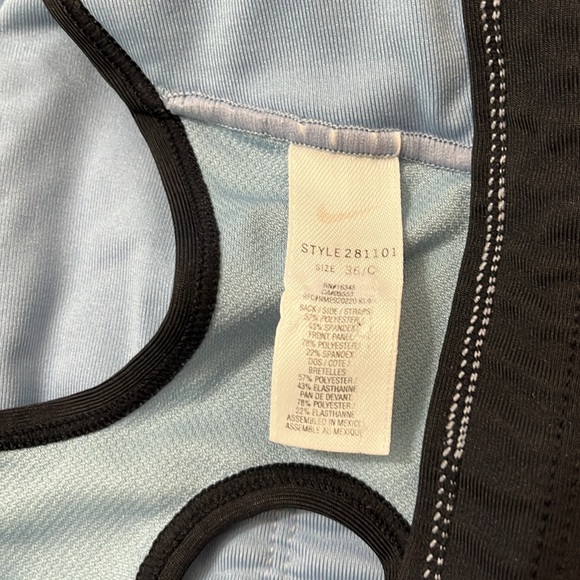 Lot of three Nike sports bras - Picture 10 of 10